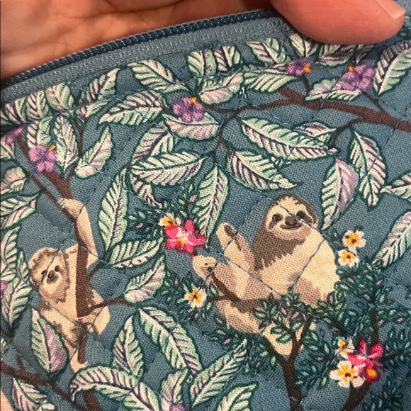 Vera Bradley RFID Little Hanging Around - Picture 3 of 8